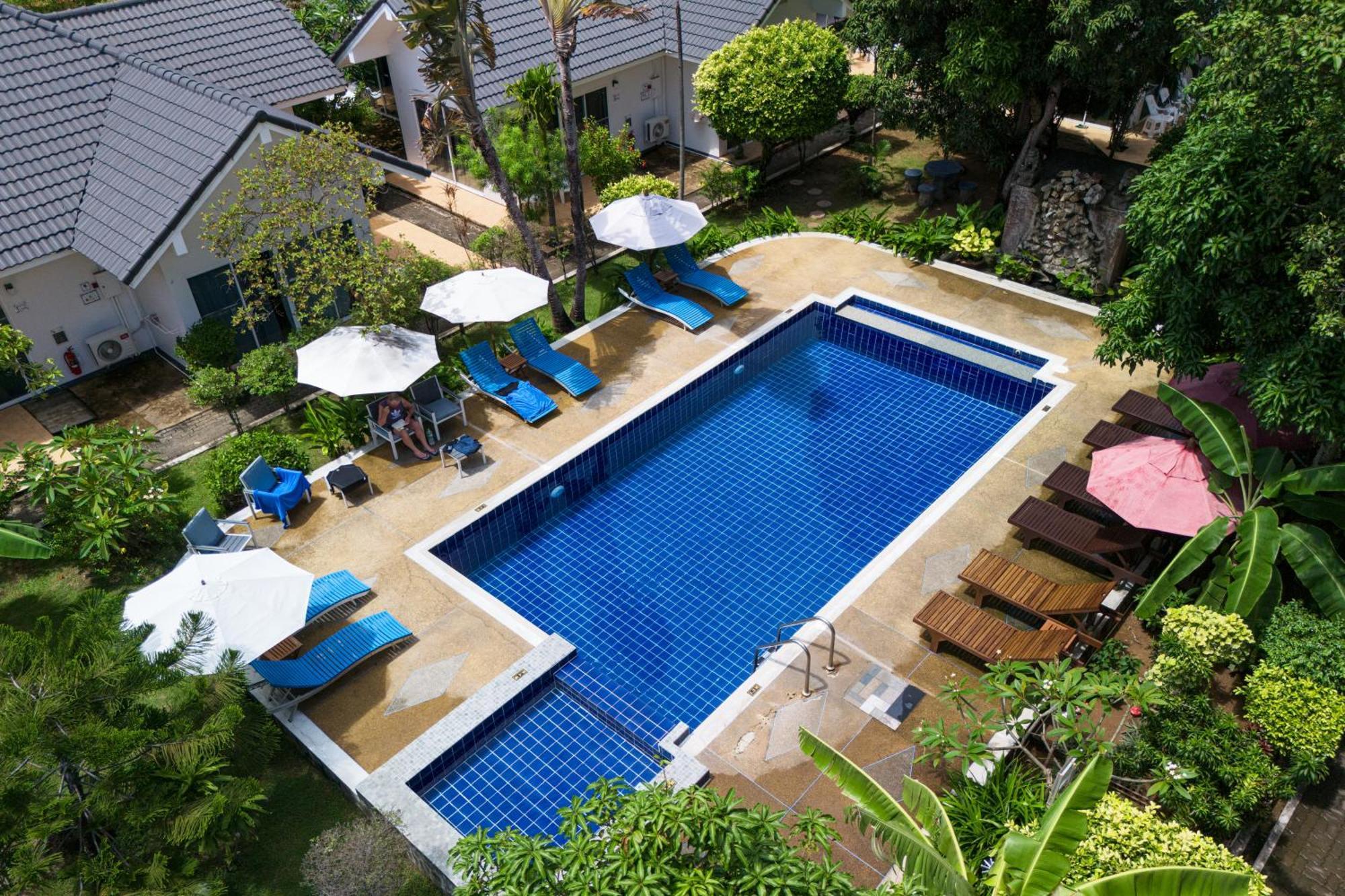 Blue Palm Kata Resort Buitenkant foto