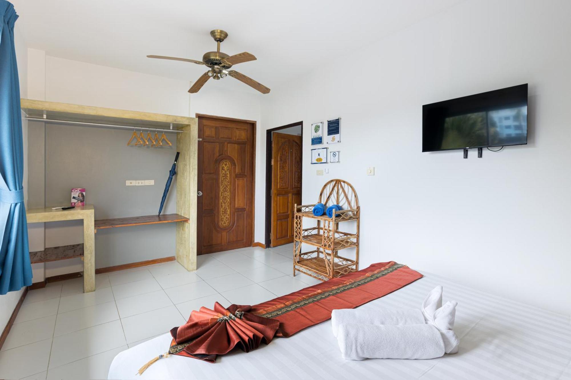Blue Palm Kata Resort Buitenkant foto